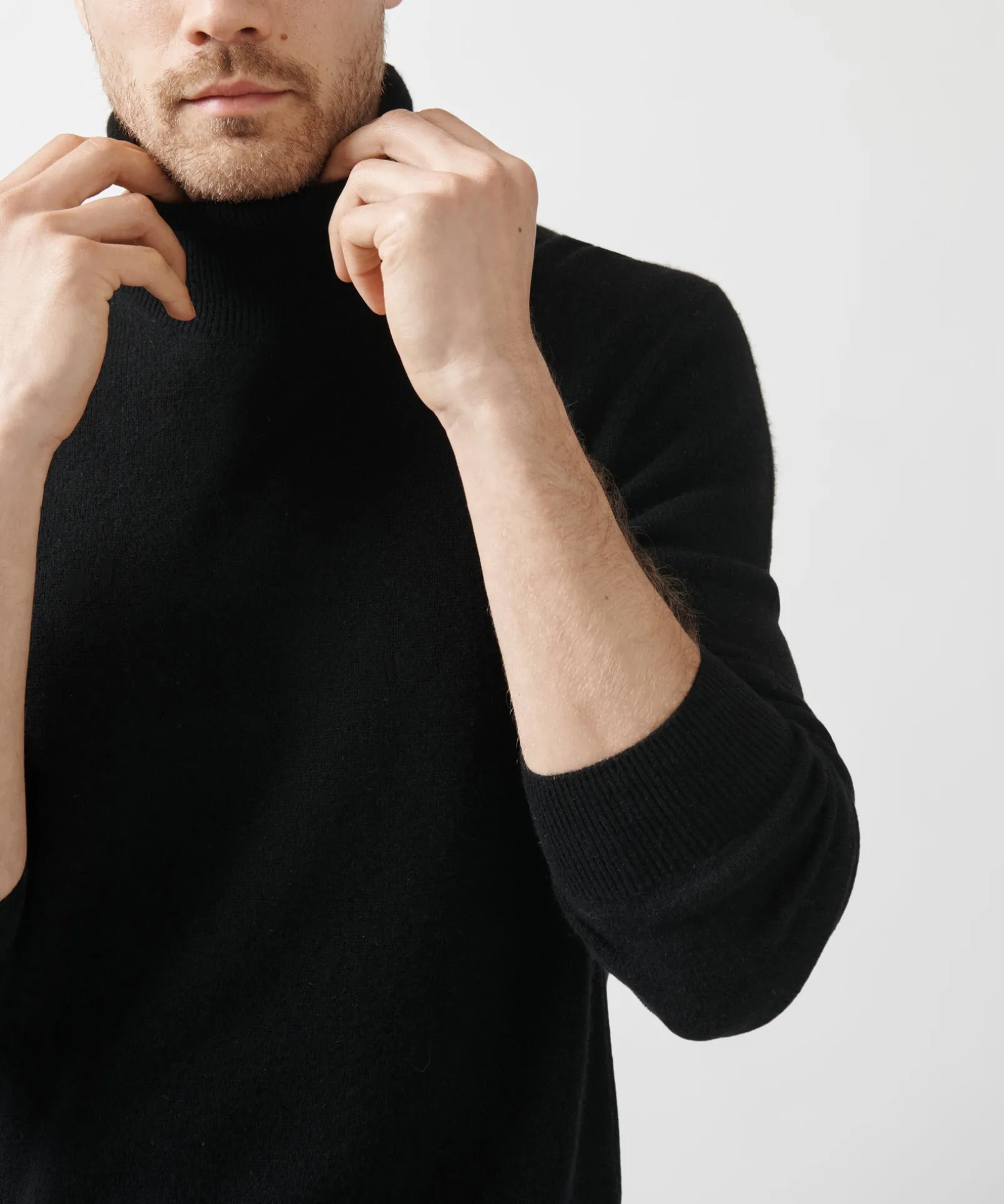 Recycled Cashmere Turtleneck Sweater - Black
